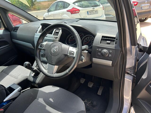 OPEL ZAFIRA DESIGN 1.6 SPANISH RHD IN SPAIN 131000 MILES 7 SEATS SUPERB 2010